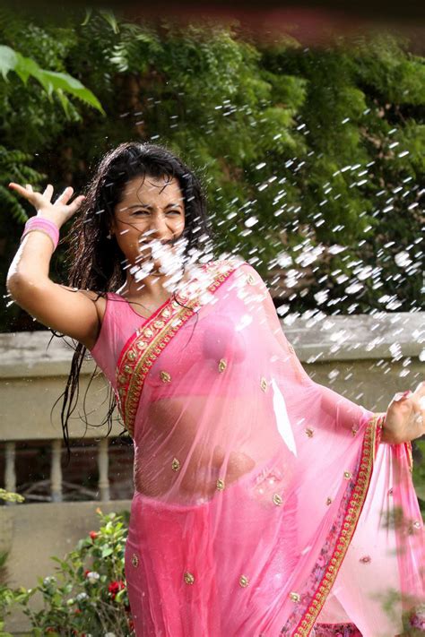 thirisha sex|Indian Girl Actress Trisha Bathing